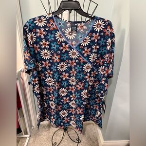 New Zoe + Chloe Women’s Scrub Top 5X 5XL Mock Wrap “Flower Pawer” Dog Navy Ceil